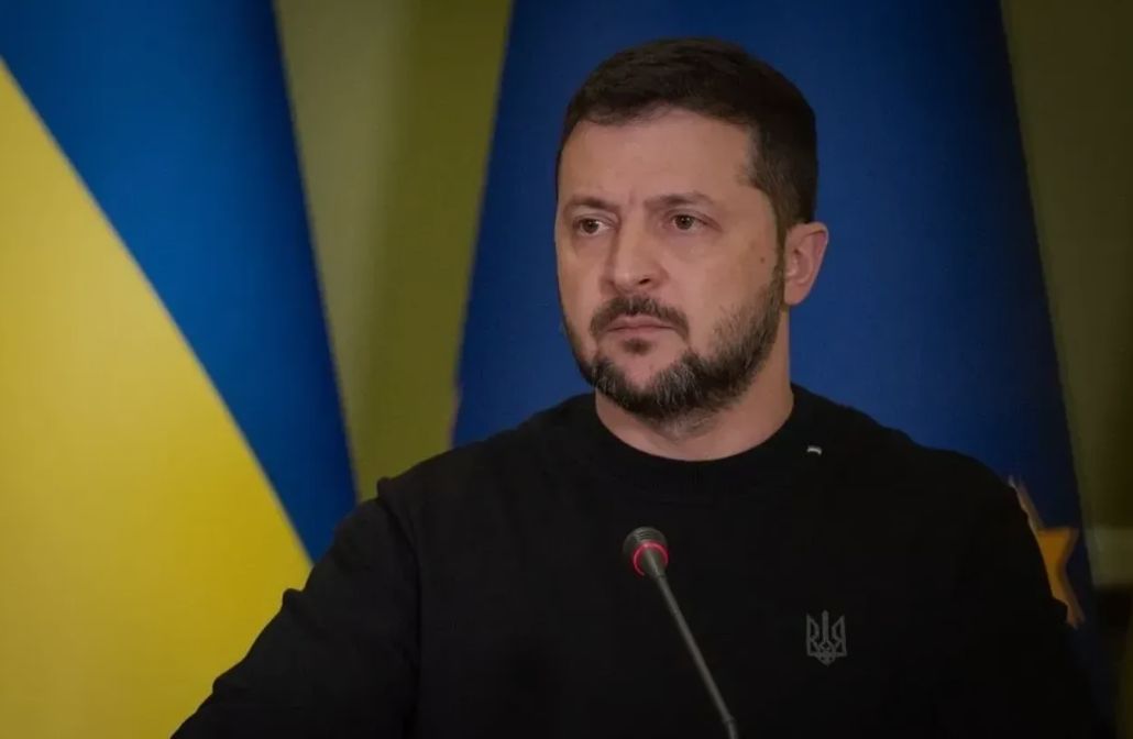 Захисники залишаться на фронті до перемоги, - звернення Зеленського