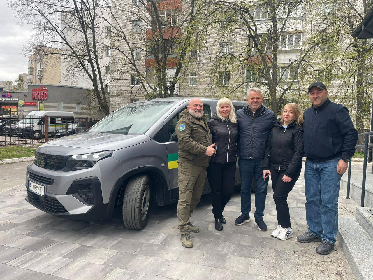 Бучанська громада передала автомобіль місту-побратиму Слов’янську