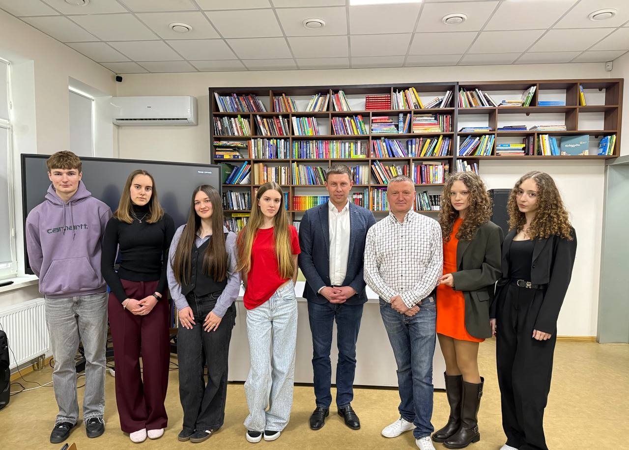 Учні з Ірпеня здобули срібло на світовому конкурсі Teens in AI 2026