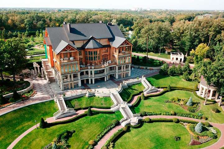 "Межигір'я" тимчасово скасувало всі екскурсії через безпекову ситуацію