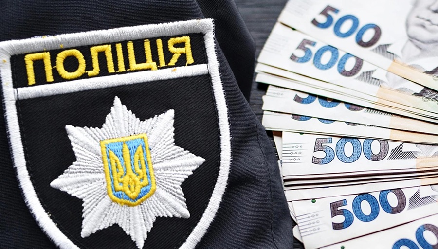 Столичних поліцейських спіймали на отриманні хабаря - оголошено підозру