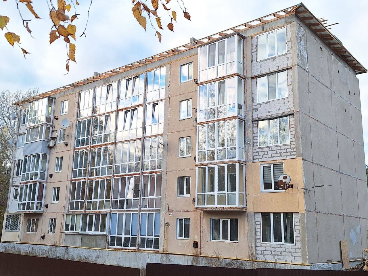 Відбудова триває: у Калинівці на Макарівщині ремонтують пошкоджений війною будинок на Київській, 47
