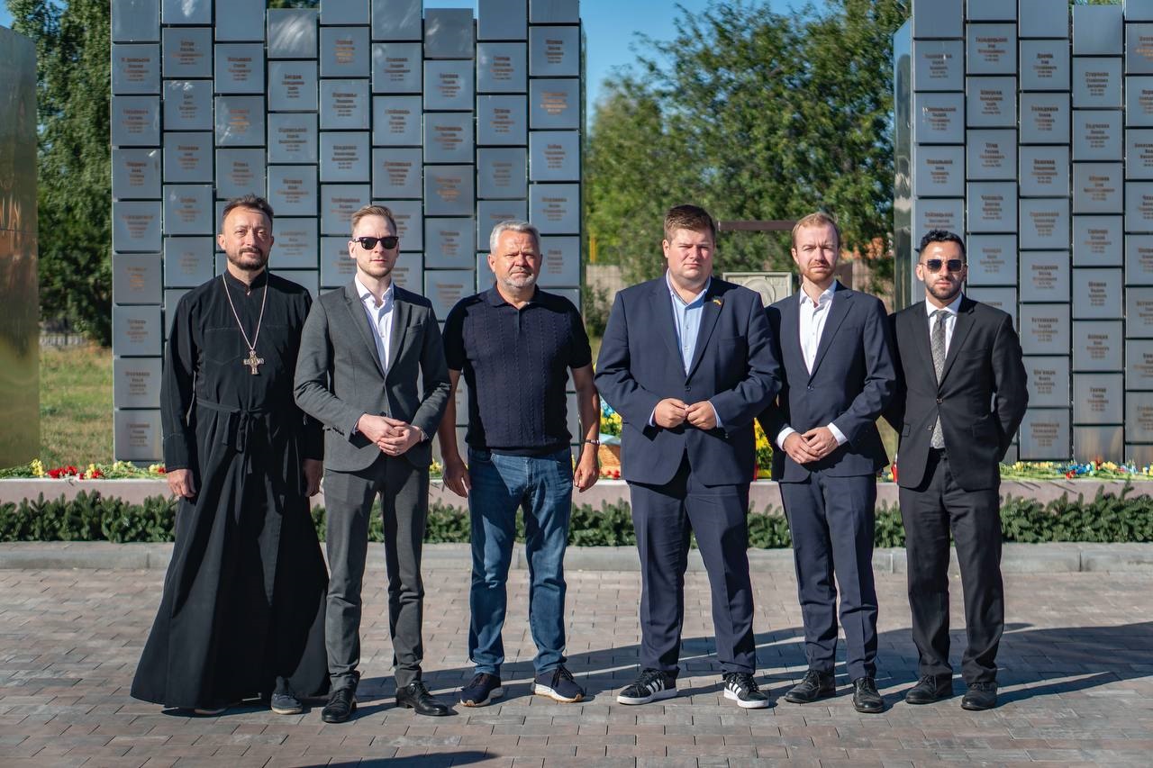 «Стоятимемо пліч-о-пліч з Україною»: Бучу відвідала делегація з Європи