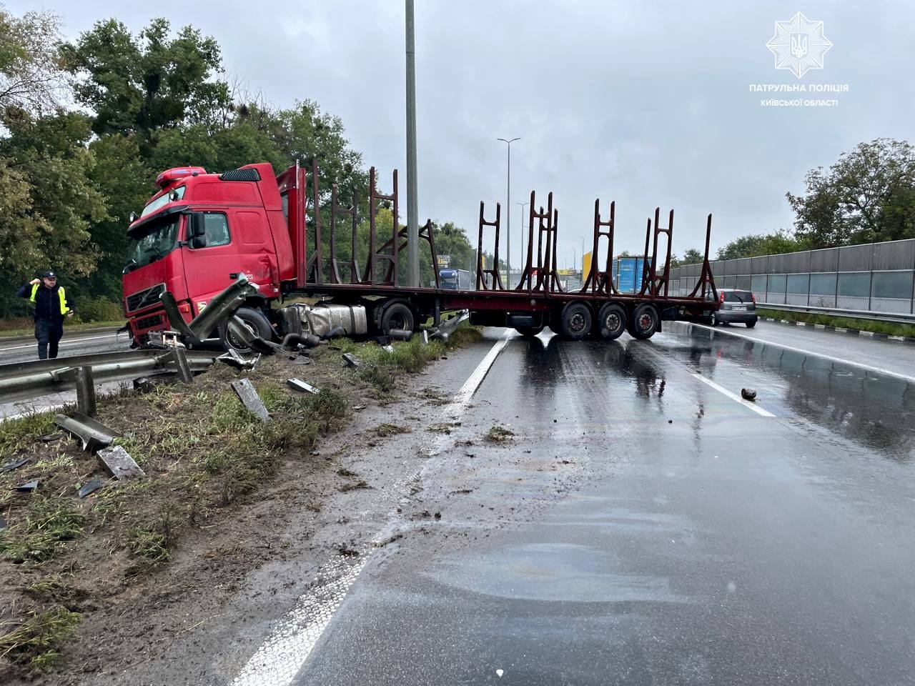 На автодорозі Київ - Чоп сталася аварія у селі Мрія на Бучанщині