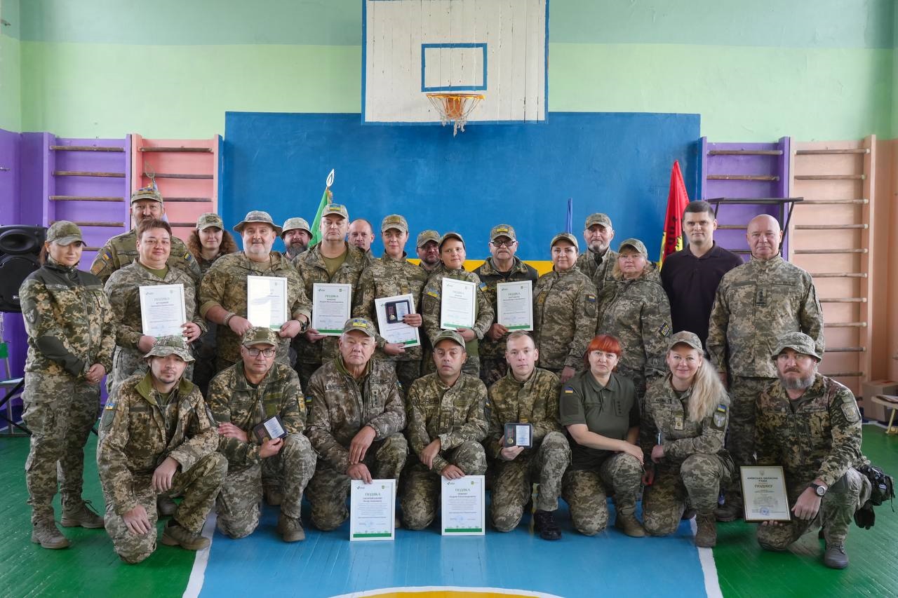 Захисникам неба з Бучі вручили відзнаки від військового командування та громади