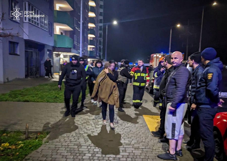 На Фастівщині рятувальники ліквідували пожежу після вибуху у багатоповерхівці