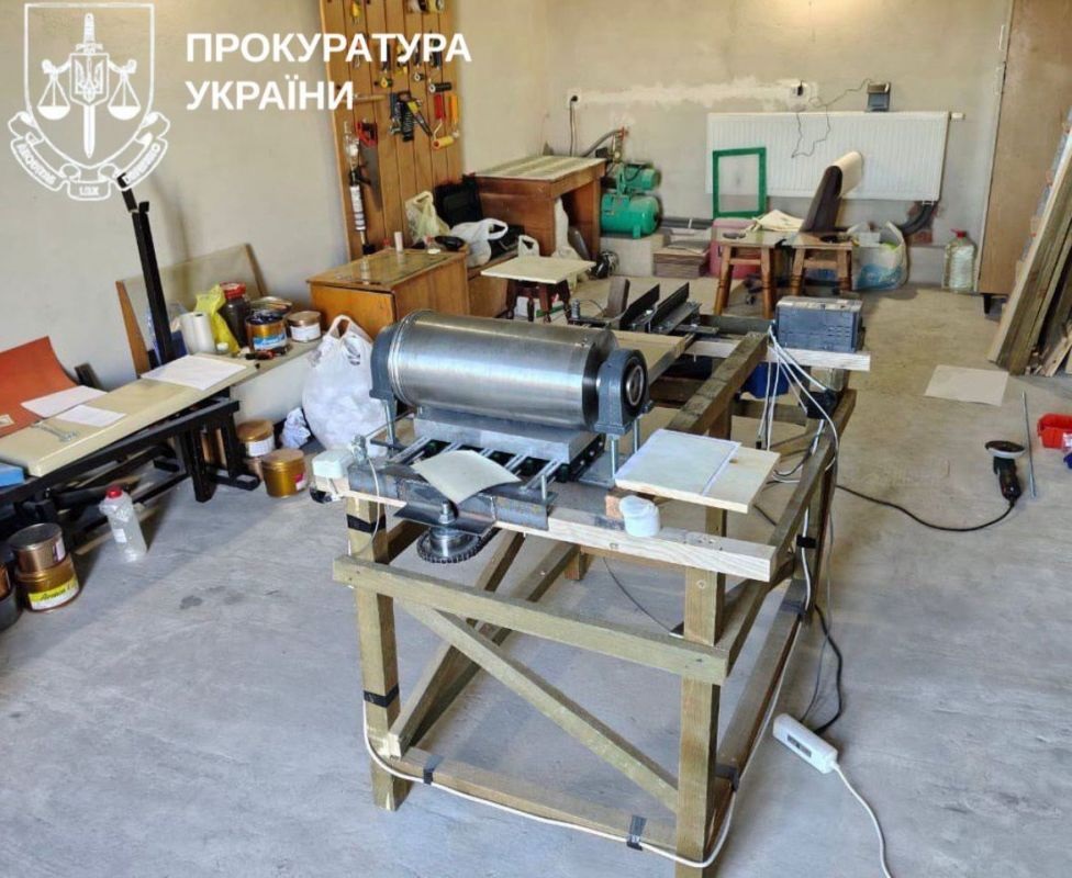 На Київщині судитимуть учасника групи, яка виготовляла фальшиві долари