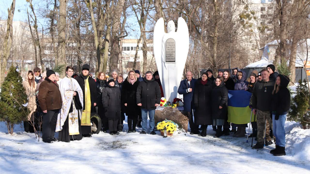 У парку Перемоги в Боярці відбулася поминальна літія за Героями Небесної Сотні (ФОТО)