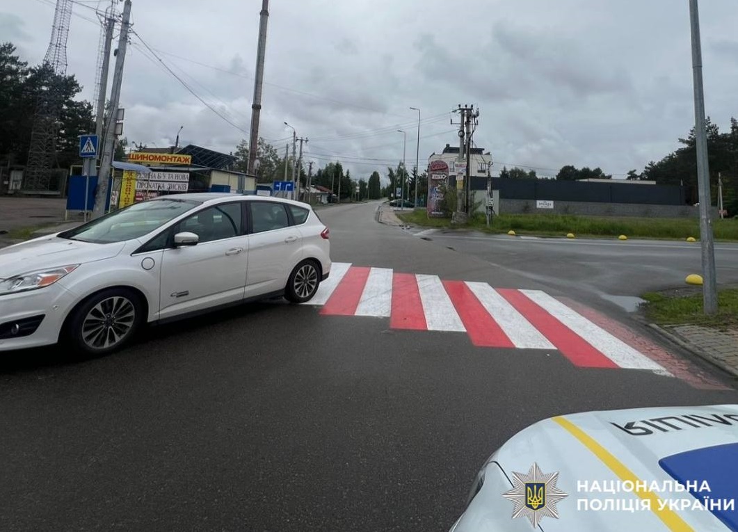 У Глевасі Ford збив 74-річну жінку на пішохідному переході: потерпілу госпіталізували