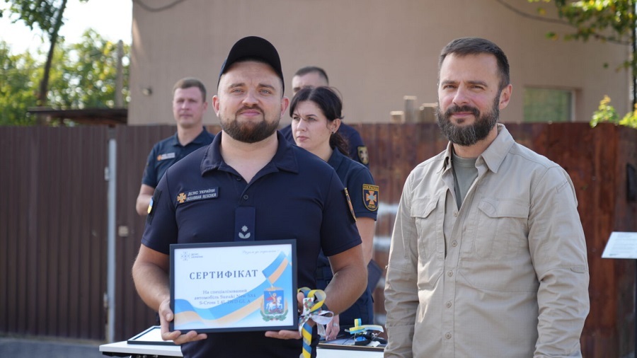 Рятувальників Київщини нагородили та посилили їхні підрозділи новою технікою
