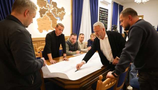 Буча презентувала першу безбар’єрну вулицю: комфорт для всіх