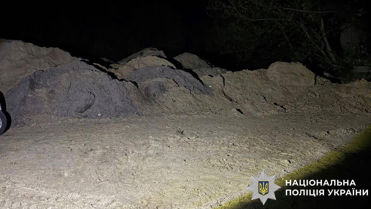 У Бородянці загинула дитина внаслідок обвалу ґрунту: поліція розслідує обставини