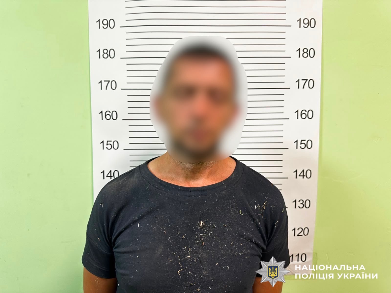 На Київщині двоє чоловіків викрали з магазину ящик із грошима