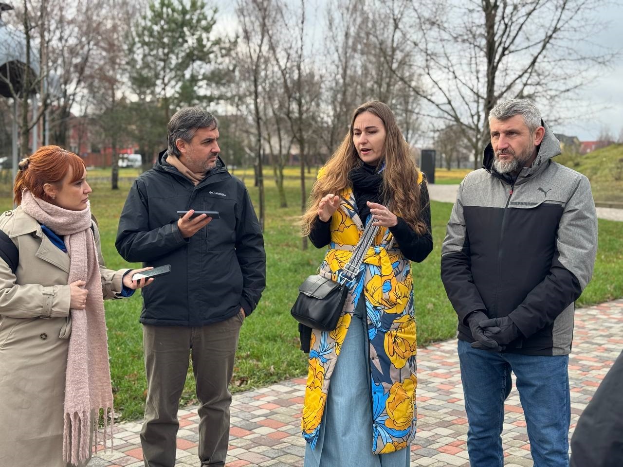 Журналісти з Латинської Америки приїхали до Бучі, щоб зафіксувати наслідки російських злочинів