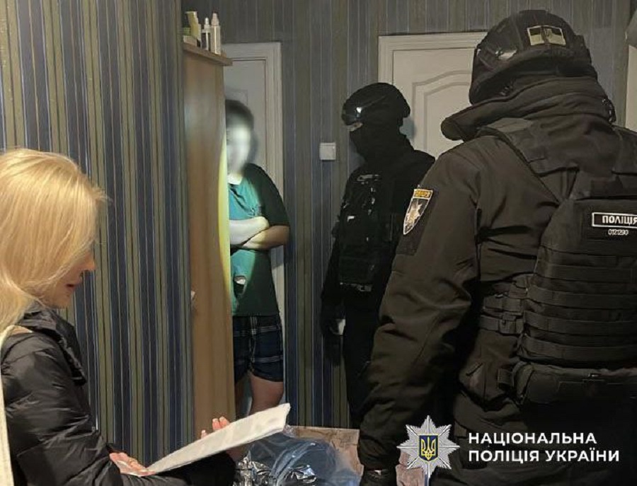 На Київщині викрили міжрегіональну групу шахраїв, які привласнили кошти інтернет-магазину