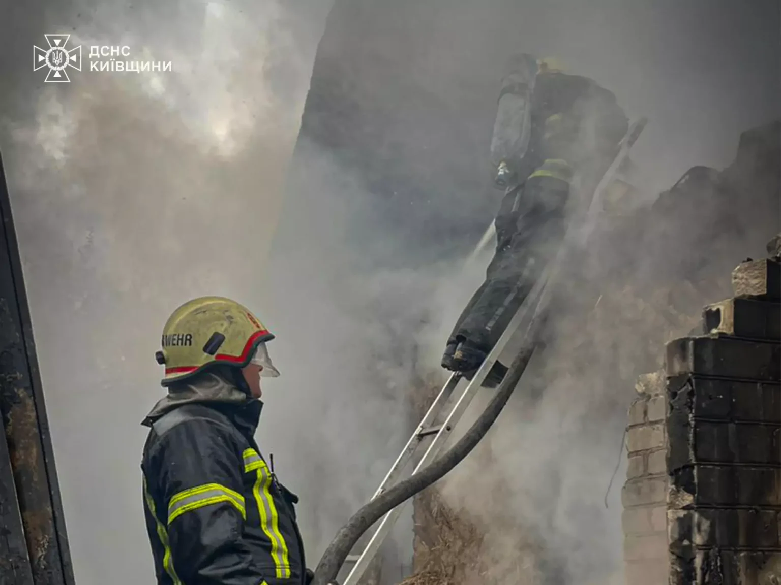 На Фастівщині при пожежі в приватному будинку постраждали чоловік та жінка