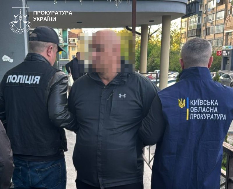 Обіцяв виїзд за кордон за 18 000 євро: на Київщині затримали організатора схеми