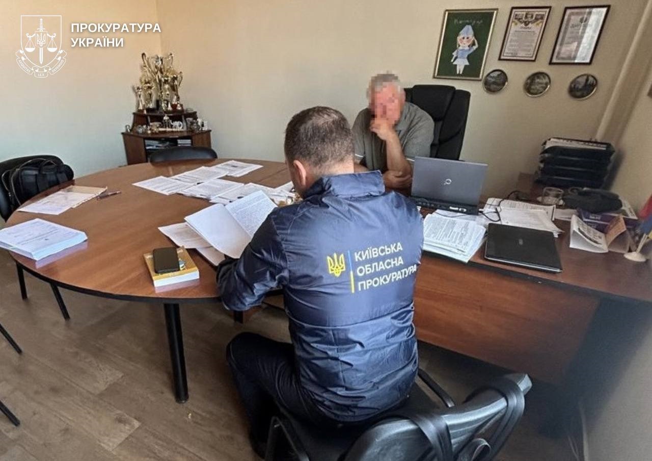 Шкільні махінації на мільйони: двох директорів шкіл на Київщині підозрюють у збитках бюджету