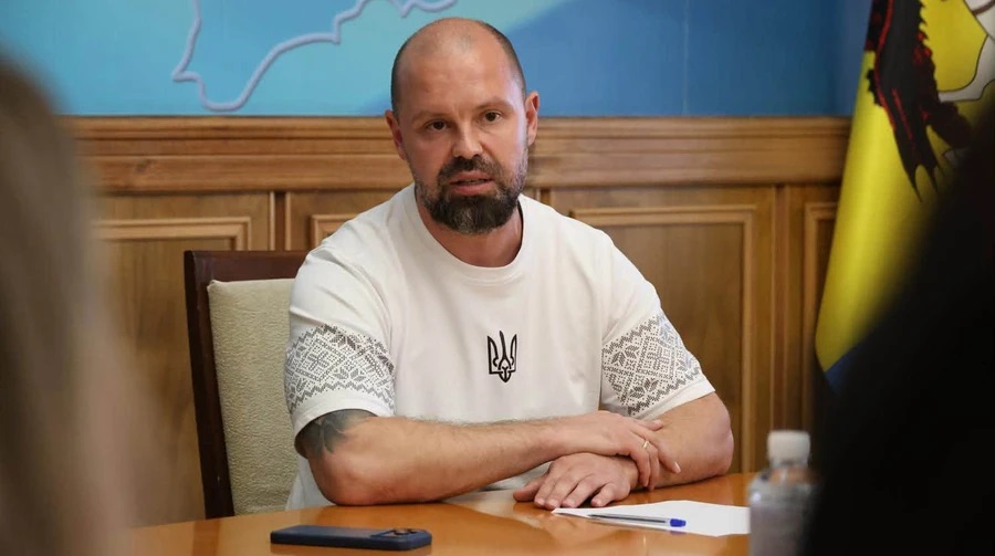 Колишній посадовець Київської ОДА збив дівчину: вона намагалася вчинити самогубство