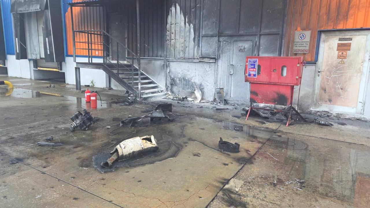 У Броварській громаді під час атаки "шахедів" пошкоджено багатоповерхівку та три автомобілі