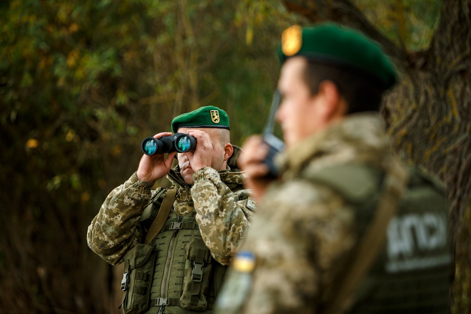 На Київщині прикордонники затримали двох громадян із підробленими документами