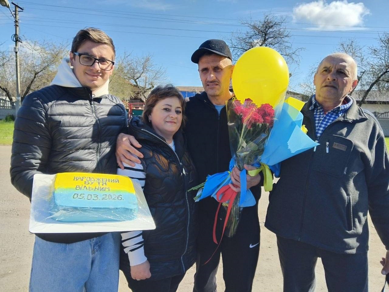 У Ставищенській громаді зустріли захисника Святослава Дудника, який перебував у неволі з 2024 року
