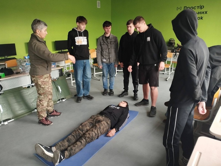 Підлітки в Українці пройшли вишколи з тактичної медицини перед «Джурою»