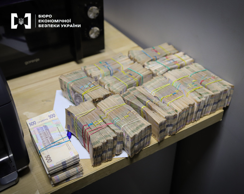 БЕБ викрило "конвертаційний центр", який обслуговував сотні компаній по всій Україні (ФОТО)