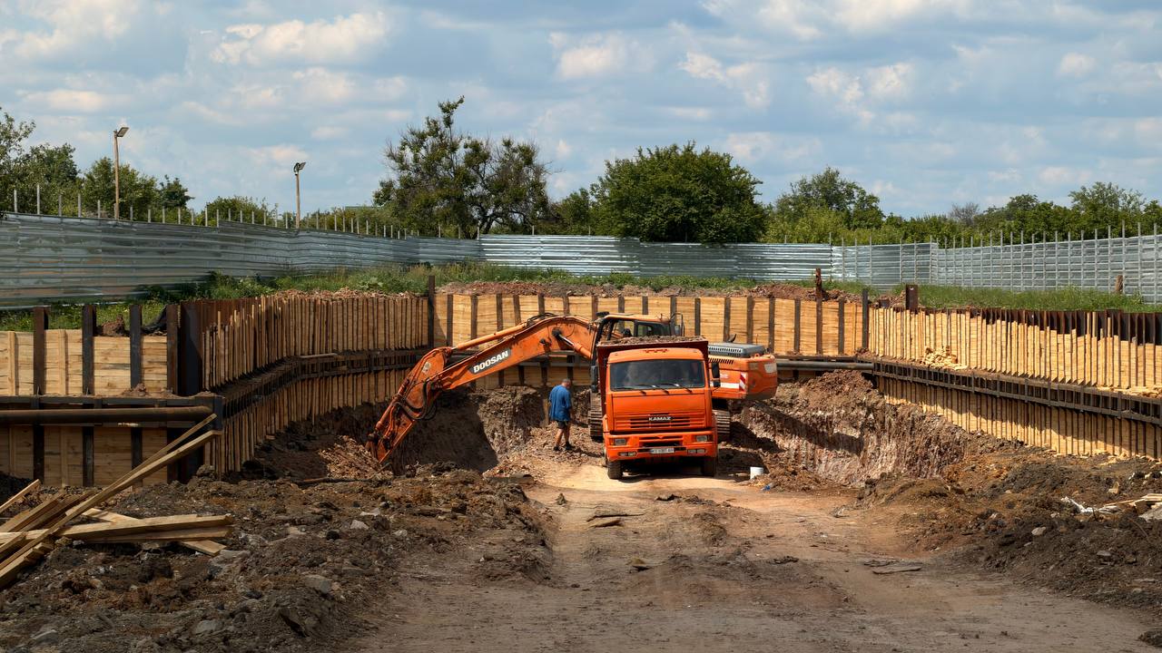 Іванків інвестує у безпеку школярів: триває будівництво підземної школи
