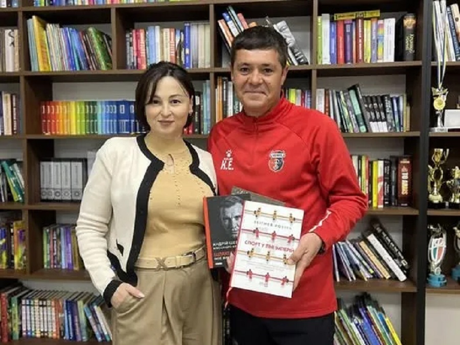 ФК «Veres Irpin» передав спортивні книги для бібліотеки Ірпінського ліцею