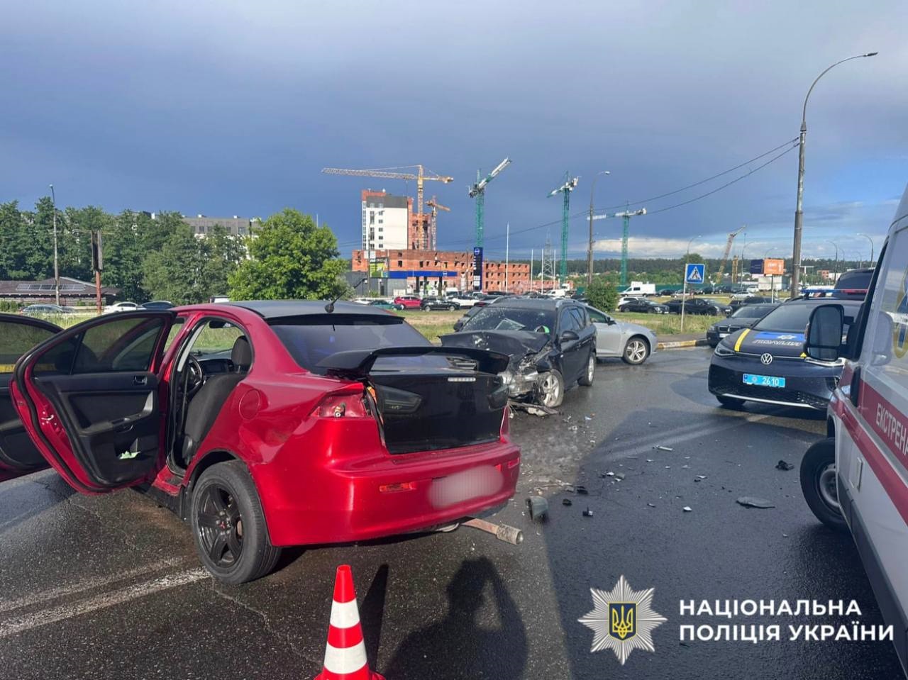 В Ірпені сталася ДТП за участі Mitsubishi та Kia: травмувалися троє дітей
