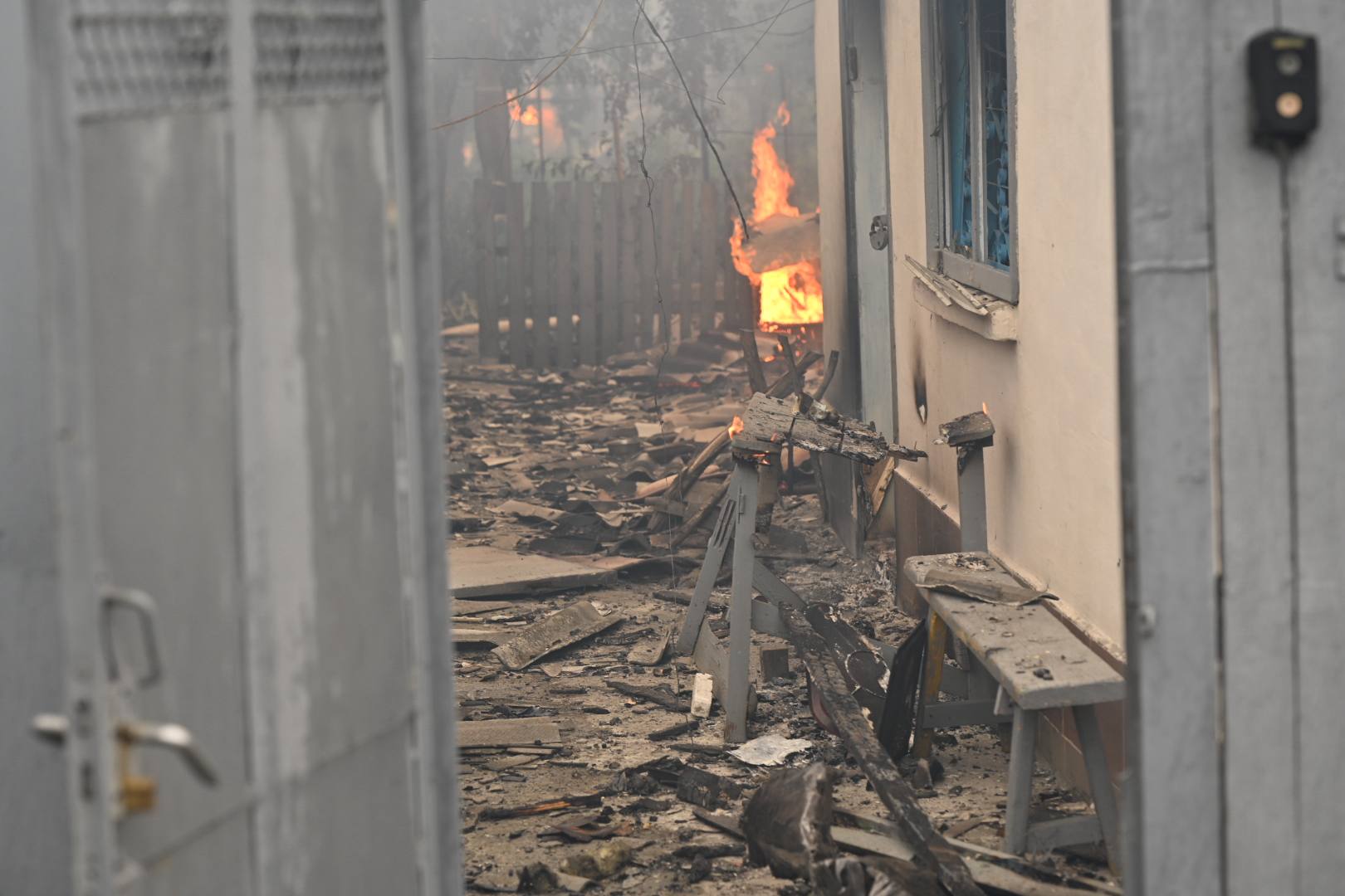 Понад 100 зруйнованих будинків, щонайменше шість загиблих: у Вишневому триває ліквідація наслідків російської атаки