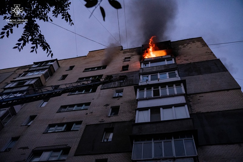 Пожежа у Святопетрівському: дитину госпіталізували, обставини з’ясовують