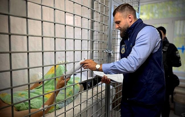 Після російської атаки організатор виставки зброї в Київській області опинився під слідством