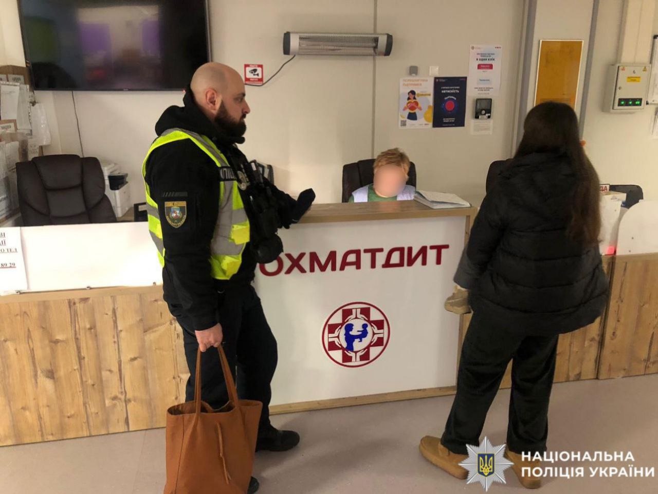 Поліцейські Київщини вчасно допомогли доставити півторарічного хлопчика до «Охматдиту»