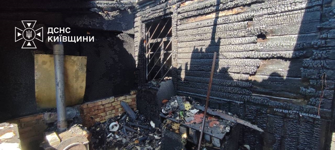 На Макарівщині під час пожежі в будинку загинула людина