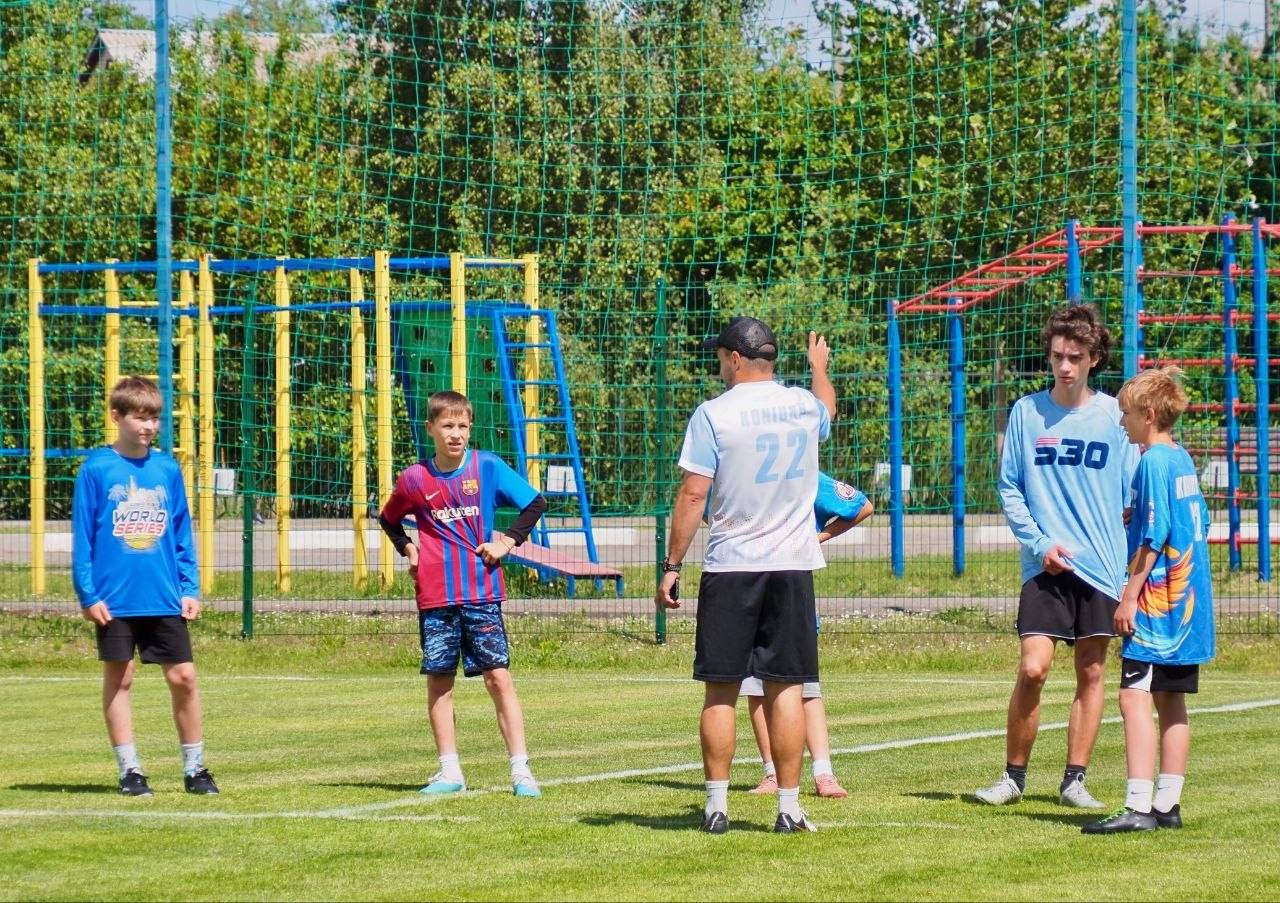 У Гостомелі відкрили новий спортивний напрям — алтимат фризбі