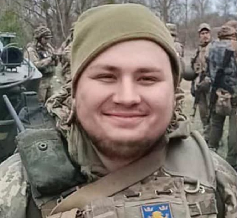 У Креничах на Обухівщині вулицю перейменували на честь полеглого захисника Валентина Крисюка