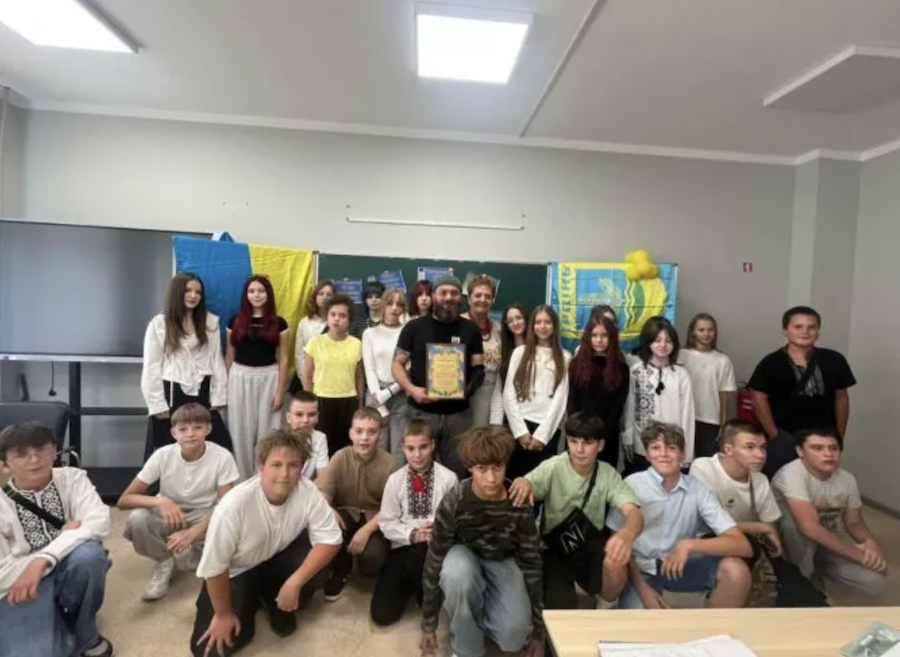 Урок мужності в Ірпені: до школярів завітав Захисник Сурен Саргсян