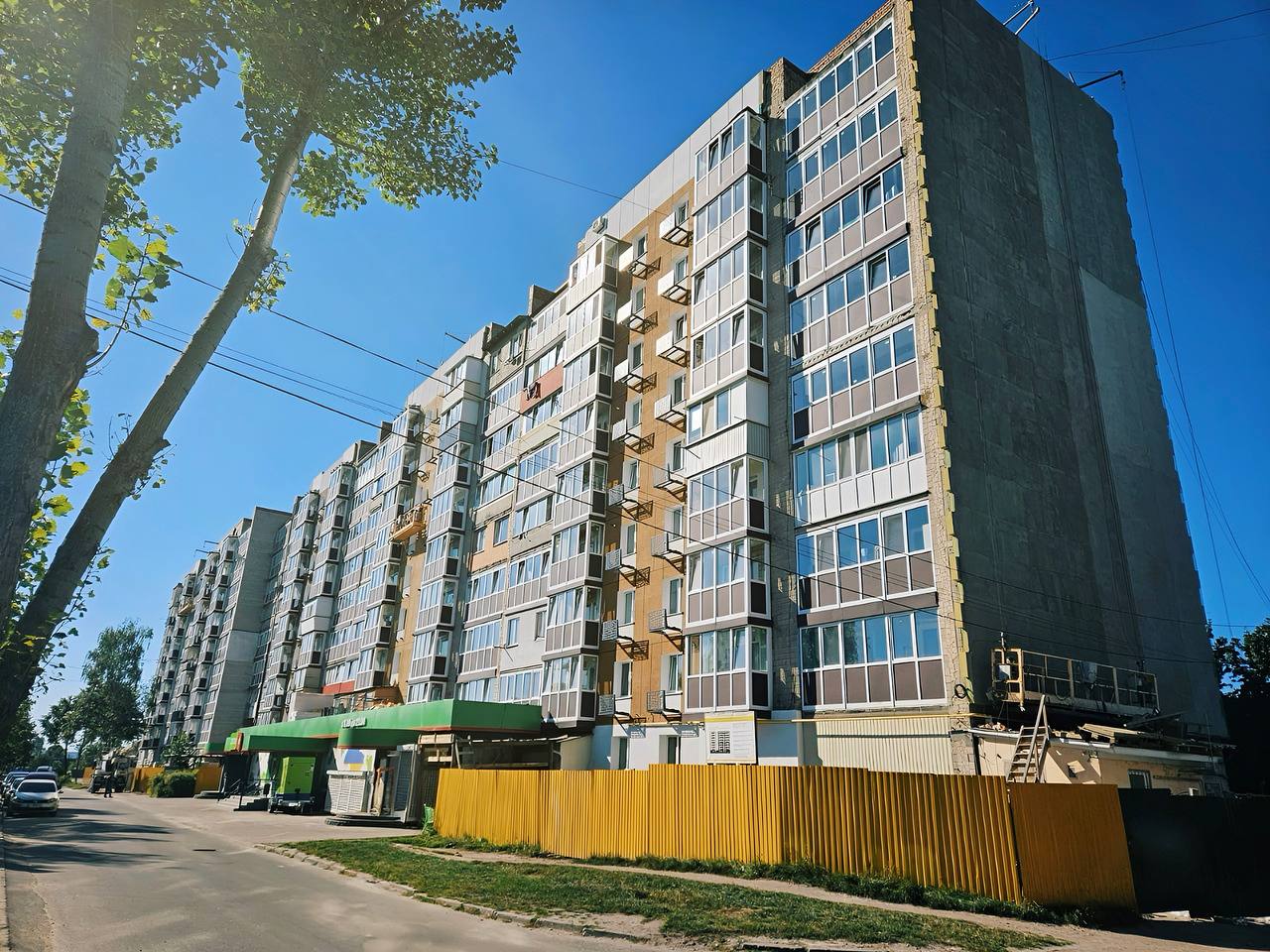 У Бородянці триває комплексне відновлення дев’ятиповерхівки